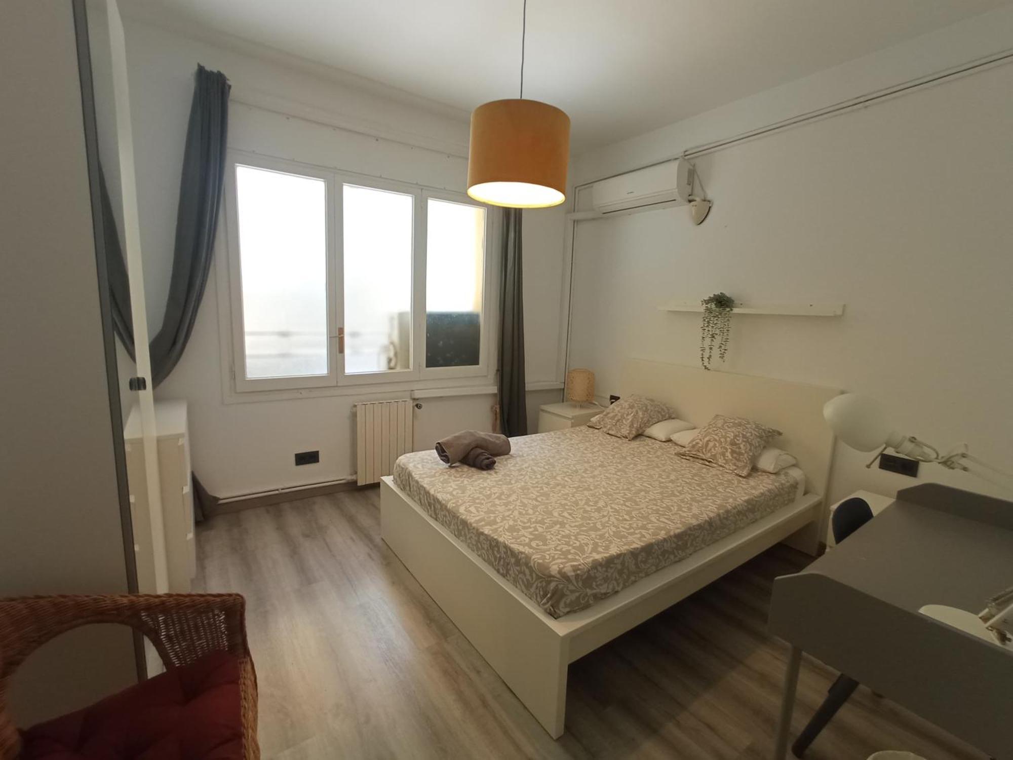 Private Rooms On Tamarit Street Barselona Dış mekan fotoğraf